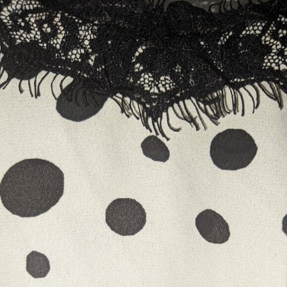 BAR III 2XL Women’s White Polka Dot Blouse Top Shirt - Stylish & Comfortable - Picture 3 of 4